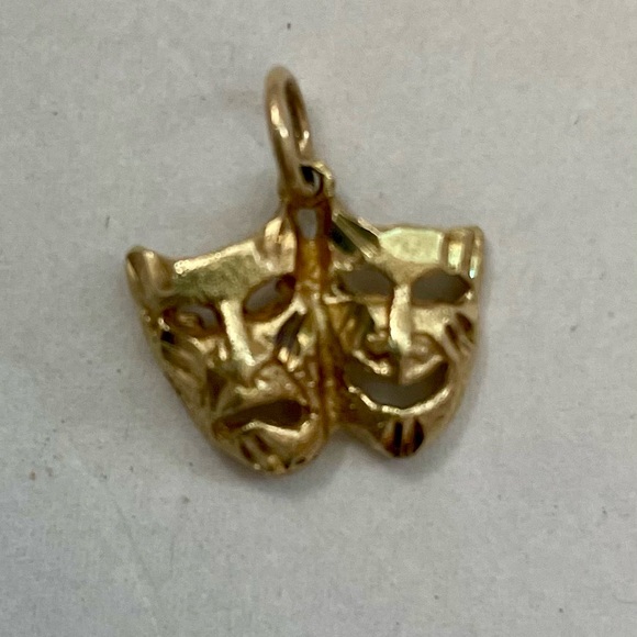 10K Gold Pendant - Picture 4 of 5